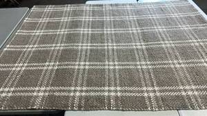 lot 2098 image: Threshold Cream Geo Print 5x7 Area Rug.