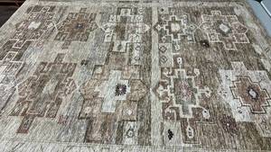lot 2102 image: Threshold Brown 5x7 Area Rug.