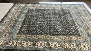 lot 2104 image: Threshold Gray and Blue 5x7 Area Rug.