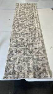 lot 3011 image: Threshold Runner, 2x7