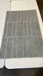 lot 3030 image: Threshold Rug, 26x38