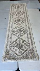 lot 3055 image: Threshold Runner, 24x84