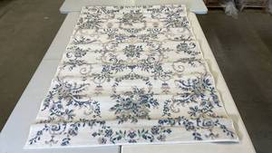 lot 3082 image: Area Rug, 4x6