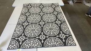 lot 3083 image: Threshold Area Rug, 4x56