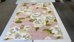 lot 3093 image: Room Essentials Area Rug, 4x56