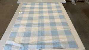 lot 3097 image: Room Essentials Area Rug, 4x56