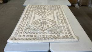lot 3108 image: Threshold Area Rug, 4x55
