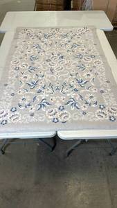 lot 3138 image: Area Rug, 4x6