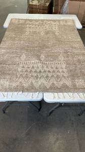 lot 3141 image: Area Rug, 5x7
