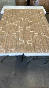 lot 3144 image: Threshold Area Rug, 5x7
