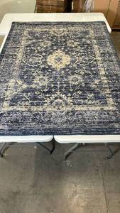 lot 3150 image: Threshold Area Rug, 5x7