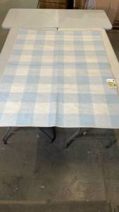 lot 3153 image: Room Essentials Area Rug, 4x56