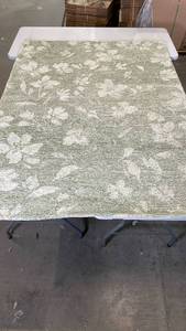 lot 3154 image: Threshold Area Rug, 5x7
