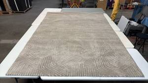 lot 8000 image: Hand-tufted 7x10 Rug - Charcoal Gray