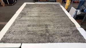 lot 8010 image: Threshold 7x10 Eyelash Shag Area Rug - Gray