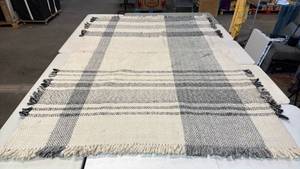 lot 8017 image: Threshold 7x10 BlackAsymmetric Area Rug