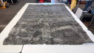 lot 8038 image: Threshold 7x10 Gray Plush Shag Area Rug