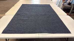 lot 8060 image: Threshold 4x5 Dark Blue Area Rug
