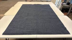 lot 8073 image: Threshold Blue Area Rug 4x5.5 ft