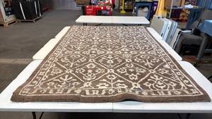 lot 8074 image: Threshold 5x7 Tile Print Brown and White Area Rug