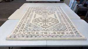 lot 8077 image: Threshold Area Rug 4x6 Cream and Gray Floral Pattern