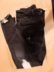 lot 44222 image: Black Levis 501 Jeans - Retail $25