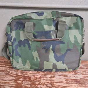 lot 91 image: Military Style Woodland Camo Messenger Laptop Bag