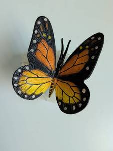 lot 16918 image: Monarch Butterfly on Quartz Display