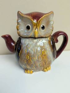 lot 16925 image: Ceramic Owl Teapot