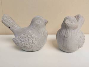lot 16928 image: 2 Decorative Concrete Bird Figurines