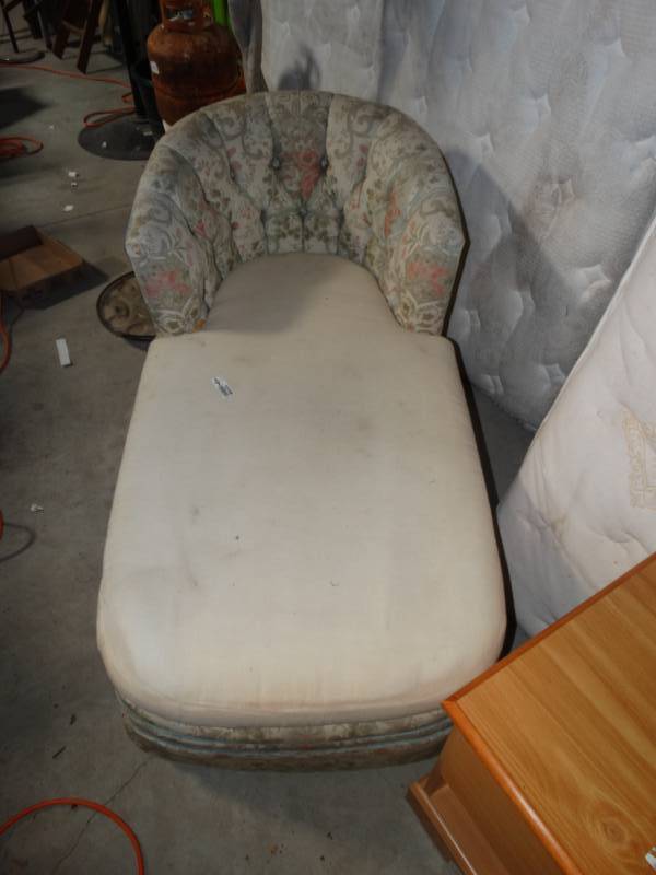 lot 10168 image: Hunt Galleries Inc. Chaise Lounge
