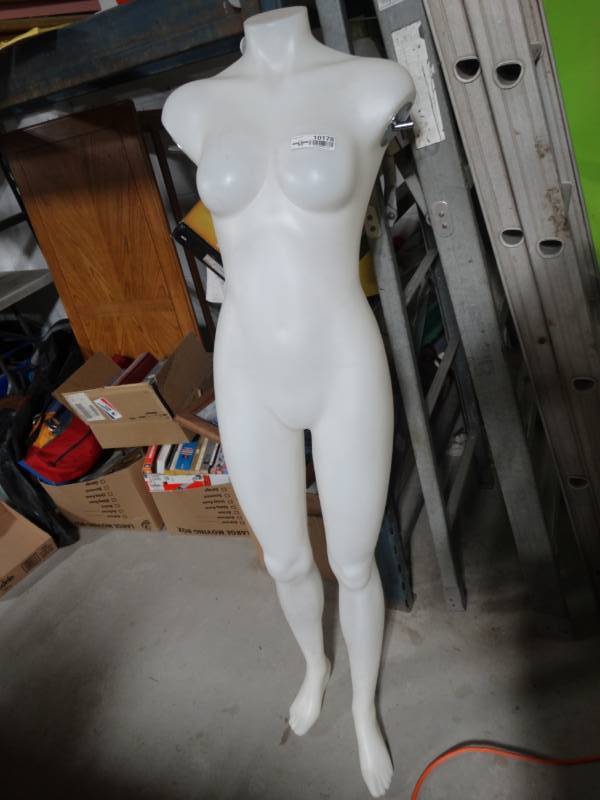 lot 10178 image: Plastic Female Mannequin