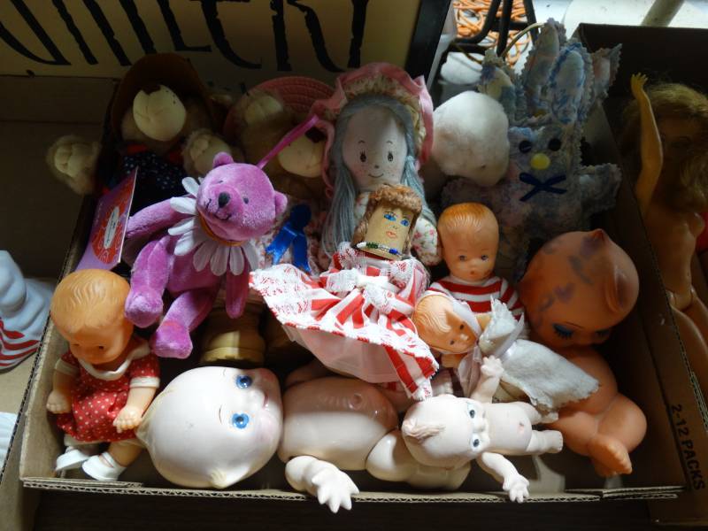 lot 10207 image: Lot of Vintage Childrens Toys and Figurines