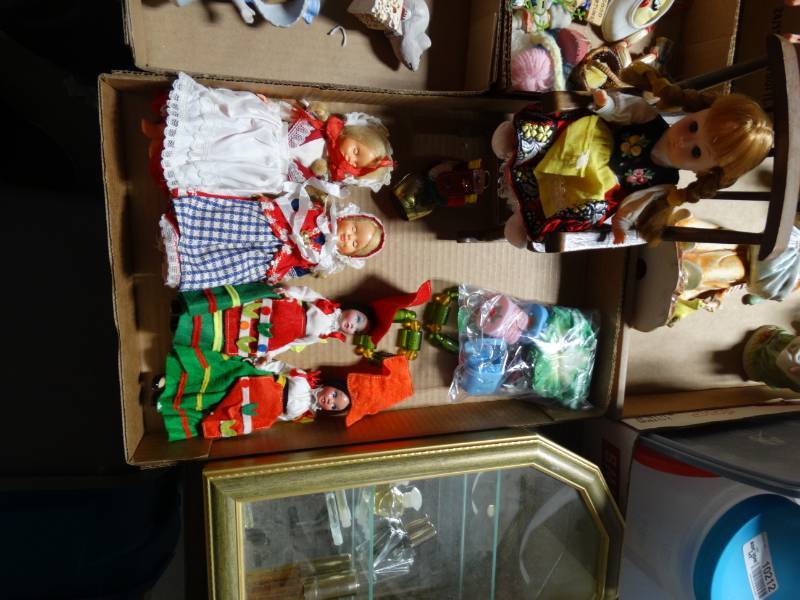 lot 10209 image: Lot of 5 Dolls w Accessories