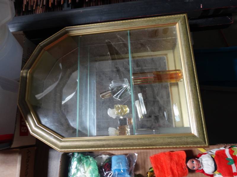 lot 10211 image: Display Cabinet
