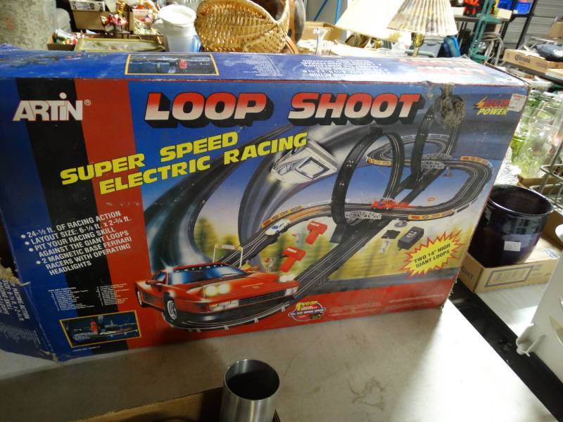 lot 10219 image: Artin Electric Power Loop Shoot Super Speed Racing Track