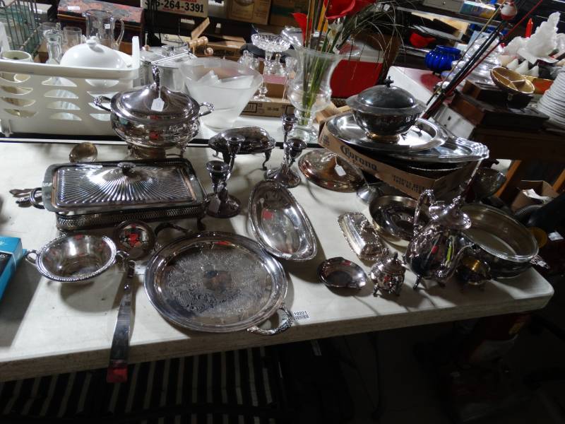lot 10221 image: Lot of Misc. Silver-Plated Servingware