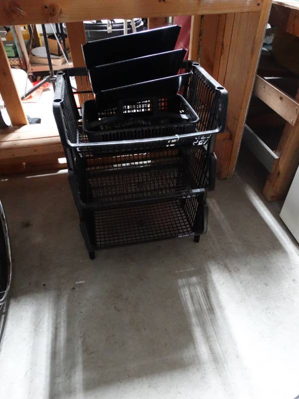 lot 10228 image: 3 Tier Stacking Sorting Baskets