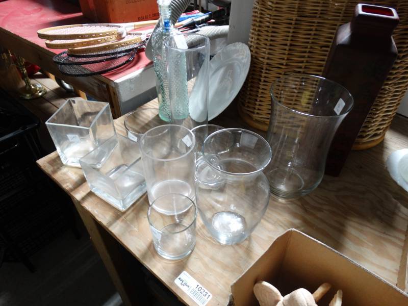 lot 10231 image: Lot of 10 Glass Vases