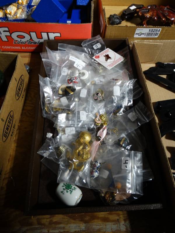 lot 10253 image: large lot of womens jewelry