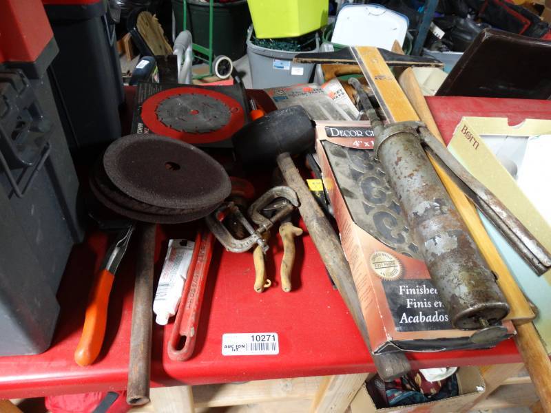 lot 10271 image: lot of misc hand tools