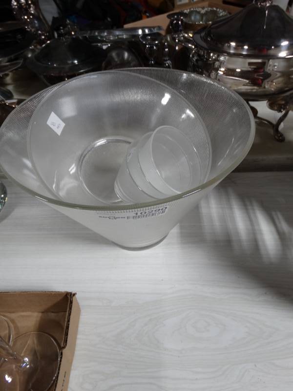 lot 10290 image: set of 5 textured glass bowls