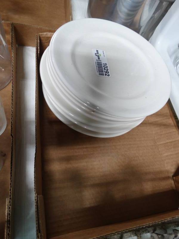lot 10292 image: lot of 7 white matching plates