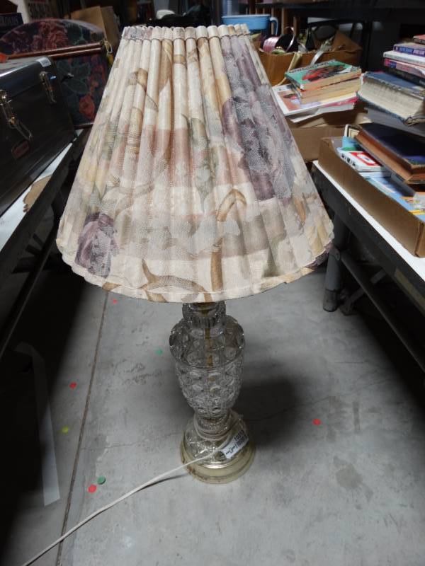 lot 10313 image: glass lamp with floral shade