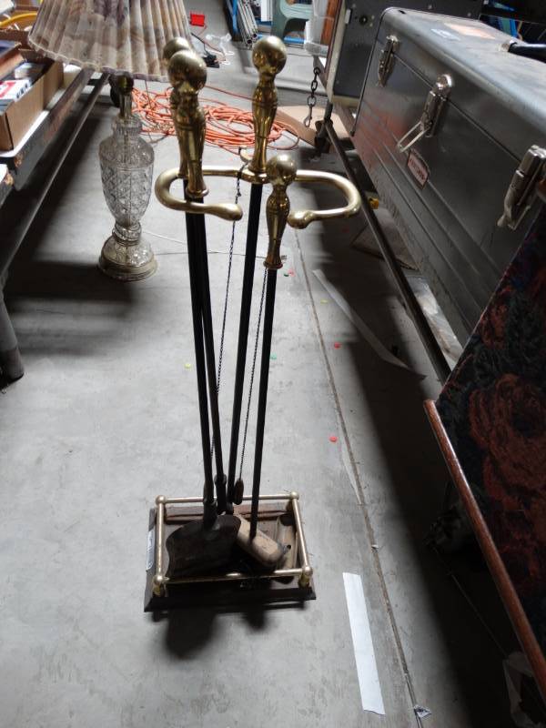 lot 10330 image: fireplace tools