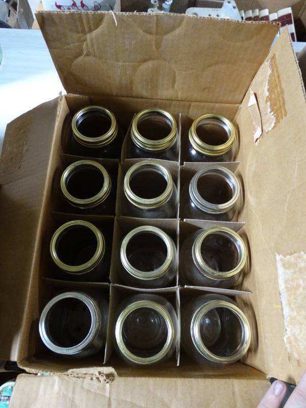 lot 10335 image: 12 , 12 quart kerr mason jars