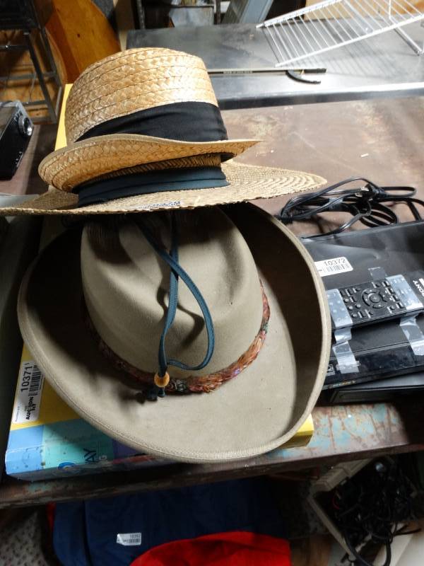 lot 10370 image: lot of 3 hats