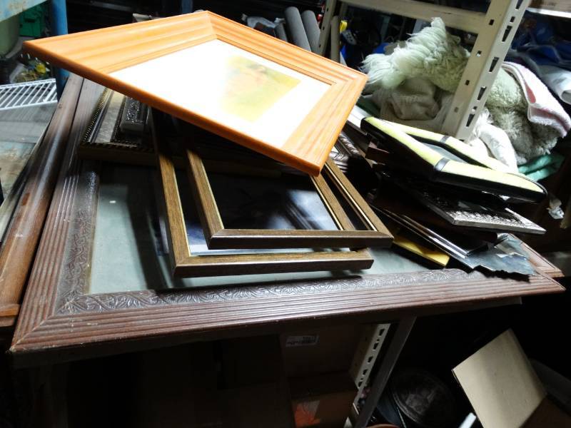 lot 10374 image: large lot of picture frames