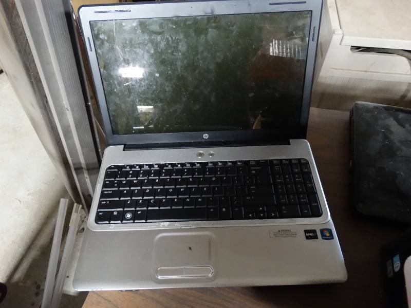 lot 10400 image: HP laptop