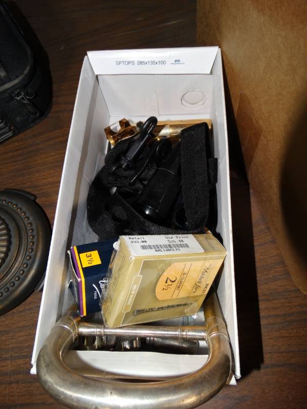 lot 10411 image: lot of instrument mouth pieces